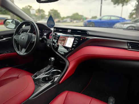 Used 2020 Toyota Camry XSE w/ Navigation Package FWD image 11