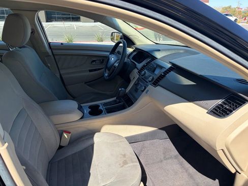 Used 2017 Ford Taurus SE image 13