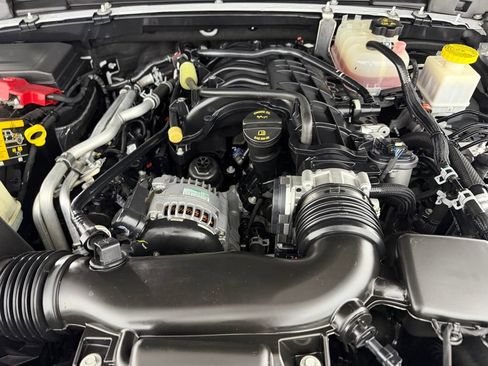 Used 2023 Jeep Gladiator Sport AWD/4WD image 29
