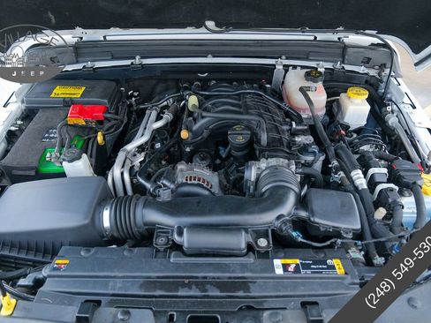 Used 2022 Jeep Gladiator Sport AWD/4WD image 10