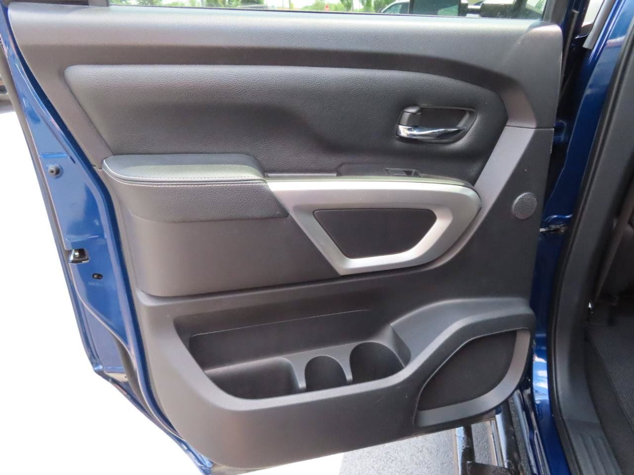 Used 2019 Nissan Titan PRO-4X w/ Pro-4x Convenience Package AWD/4WD image 43