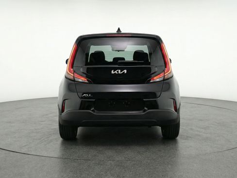 Used 2025 Kia Soul LX w/ LX Technology Package FWD image 7