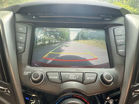 Used 2016 Hyundai Veloster Turbo FWD image 23