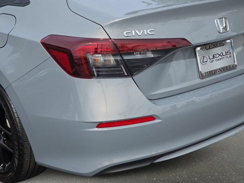 Used 2025 Honda Civic Sport image 36