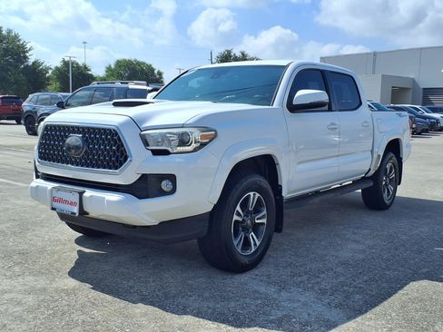 Used 2018 Toyota Tacoma TRD Sport w/ Technology Package RWD image 21
