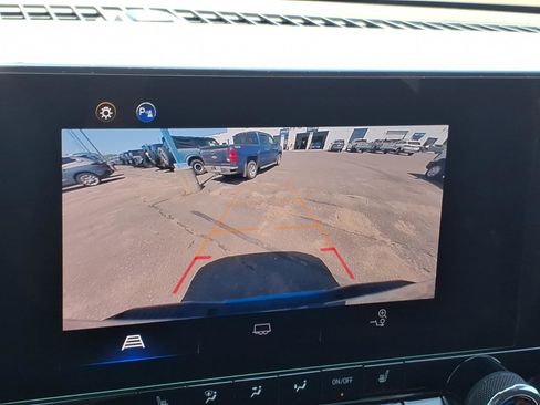 Used 2024 Chevrolet Colorado LT w/ LT Convenience Package III AWD/4WD image 15