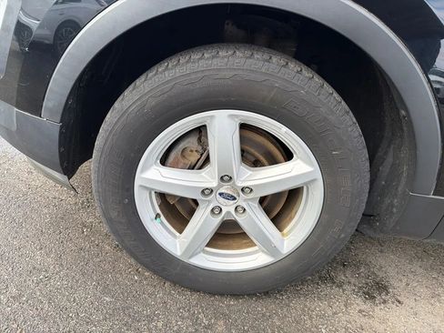 Used 2017 Ford Explorer XLT w/ Equipment Group 202A image 10