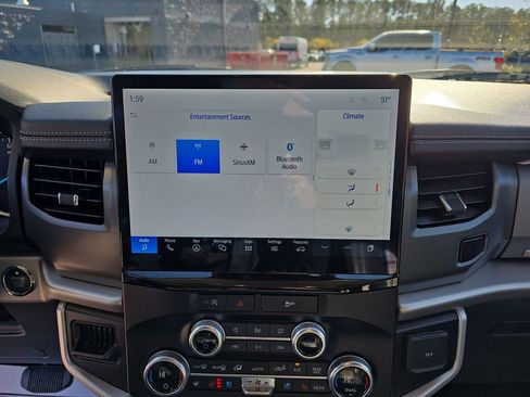 Used 2024 Ford Expedition Max XLT image 26