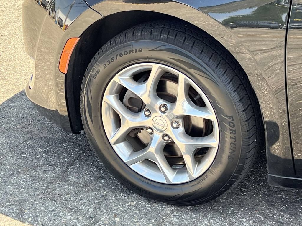 Used 2019 Chrysler Pacifica Limited FWD image 10