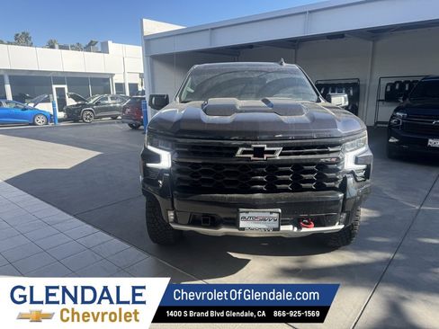 Used 2024 Chevrolet Silverado 1500 ZR2 image 12