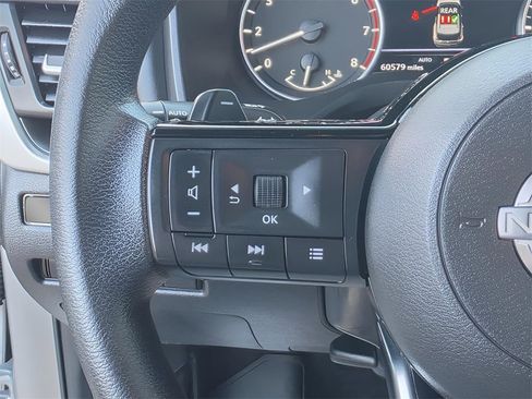 Used 2023 Nissan Rogue SV image 20