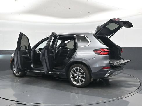 Used 2025 BMW X5 xDrive40i AWD/4WD image 50
