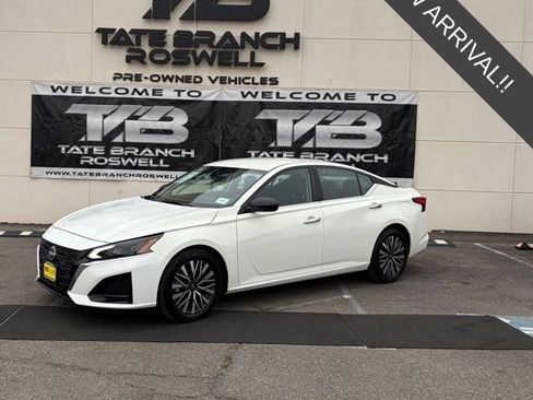 Used 2025 Nissan Altima 2.5 SV FWD image 1