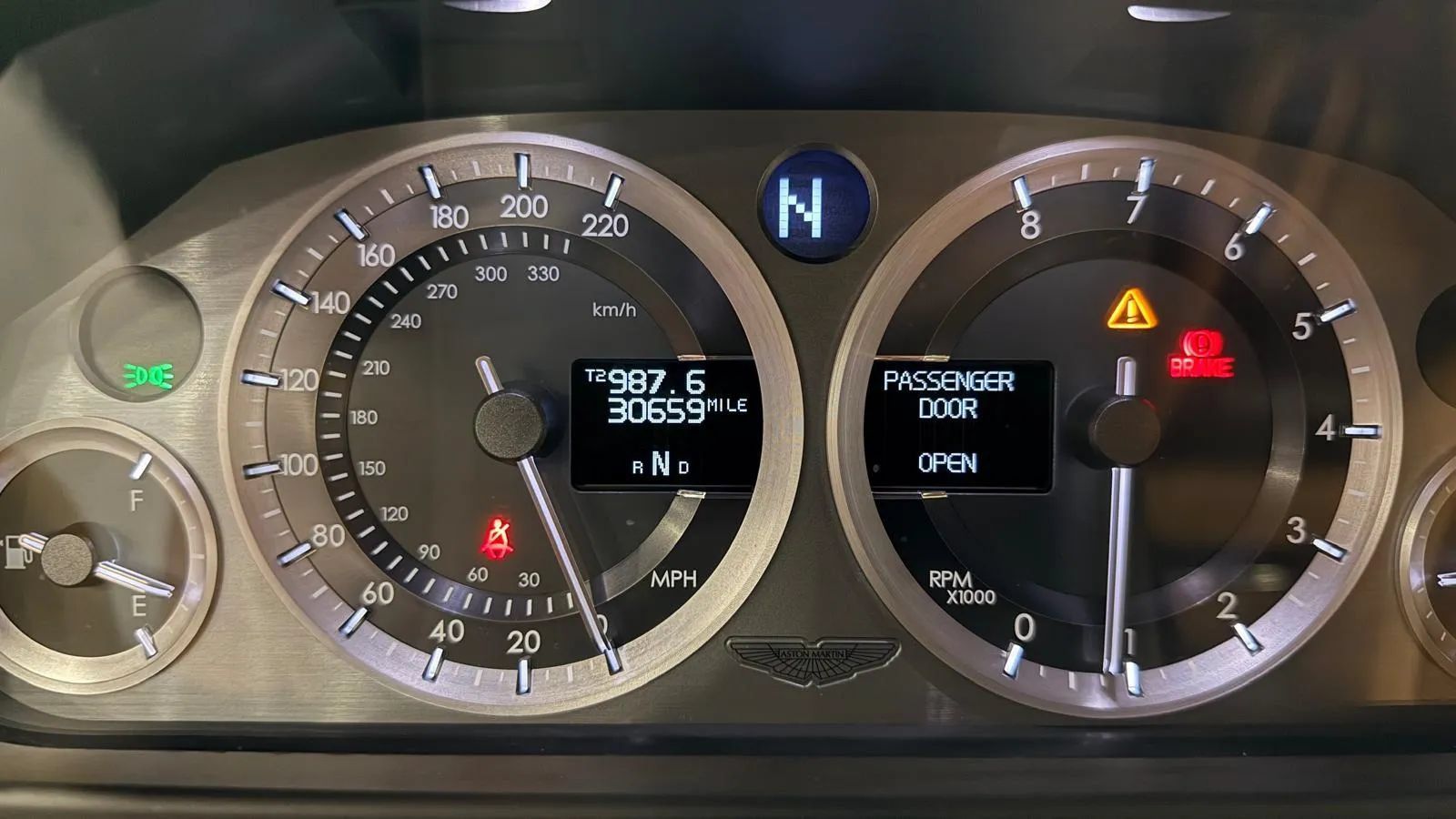 Used 2012 Aston Martin V8 Vantage Coupe RWD image 21