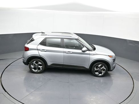 Certified 2021 Hyundai Venue SEL w/ Premium Package image 37