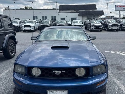 Used 2008 Ford Mustang GT Premium RWD image 2