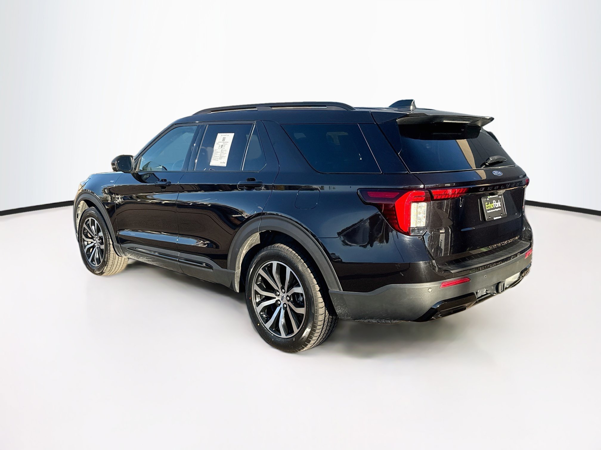 Used 2025 Ford Explorer ST-Line AWD/4WD image 5