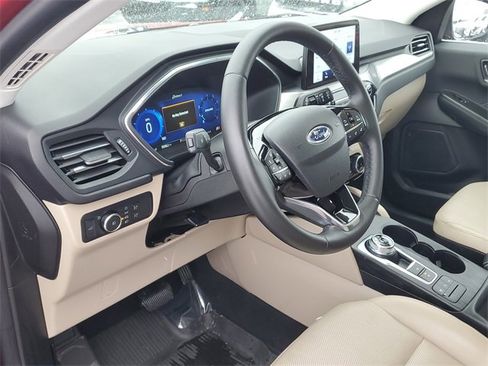 Certified 2022 Ford Escape Titanium w/ Class II Trailer Tow Package image 8