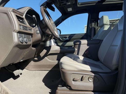 Used 2022 Chevrolet Tahoe LT w/ LT Signature Plus Package image 23