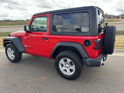 Used 2020 Jeep Wrangler Sport image 11