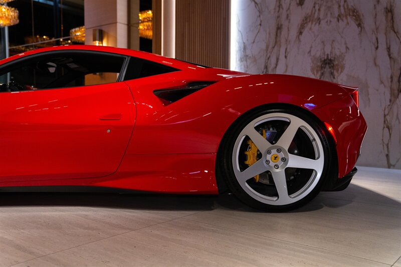Used 2021 Ferrari F8 Tributo RWD image 25