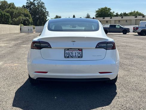 Used 2022 Tesla Model 3 Long Range AWD/4WD image 4