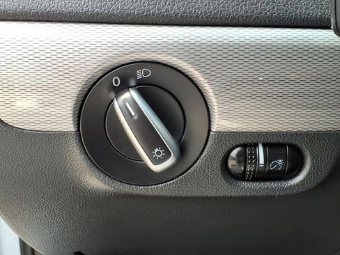 Used 2017 Volkswagen Jetta SE FWD image 18