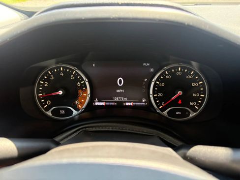 Used 2017 Jeep Renegade Trailhawk AWD/4WD image 13
