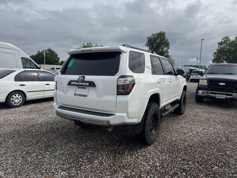 Used 2019 Toyota 4Runner TRD Off-Road Premium image 3