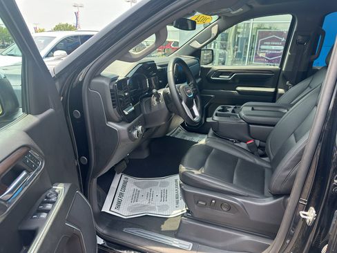 Used 2024 GMC Sierra 1500 SLT image 10
