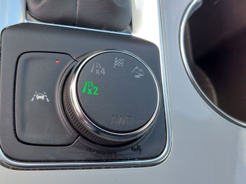 Used 2025 Chevrolet Blazer LT image 23