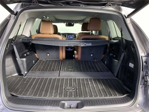 Used 2019 Toyota Highlander Limited Platinum image 8