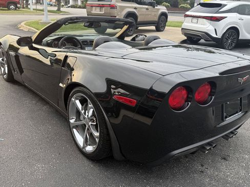 Used 2011 Chevrolet Corvette Grand Sport w/ Preferred Equipment Group RWD image 16