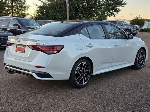 New 2025 Nissan Sentra SR w/ SR Premium Package image 6