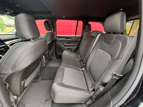 New 2026 Jeep Grand Cherokee Laredo X AWD/4WD image 12
