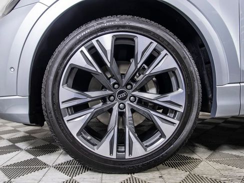 Used 2025 Audi Q8 Prestige image 41