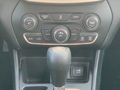 Used 2014 Jeep Cherokee Latitude image 22