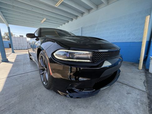 Used 2018 Dodge Charger R/T Scat Pack image 1
