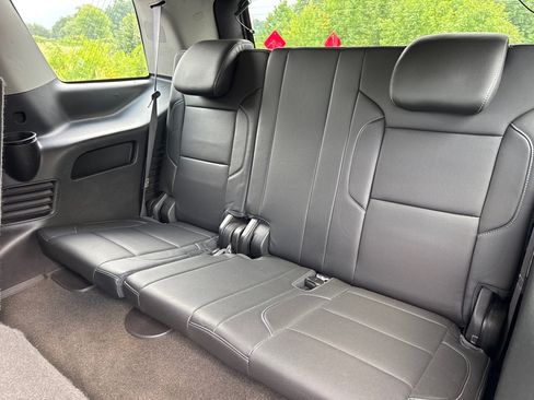 Used 2017 GMC Yukon SLT AWD/4WD image 14