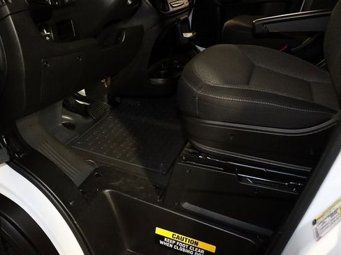 Used 2023 RAM ProMaster 2500 image 21