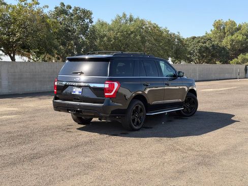 Used 2021 Ford Expedition XLT AWD/4WD image 3