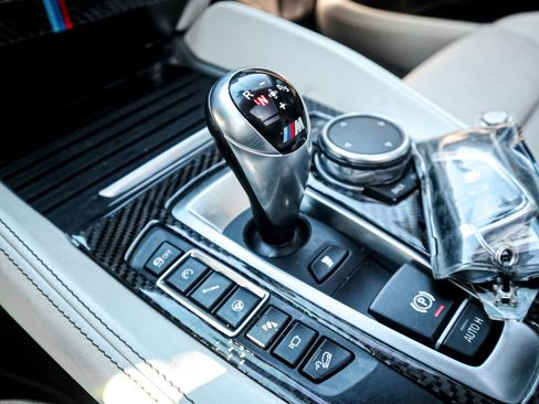 Used 2016 BMW X5 M image 26