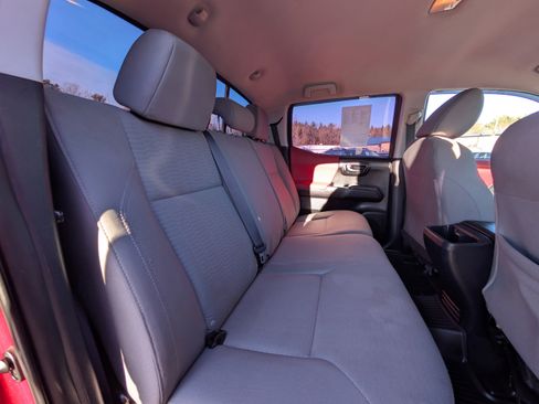 Used 2017 Toyota Tacoma SR image 46