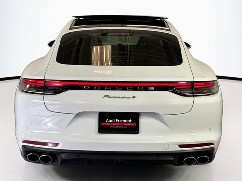 Used 2023 Porsche Panamera 4 w/ Premium Package image 6