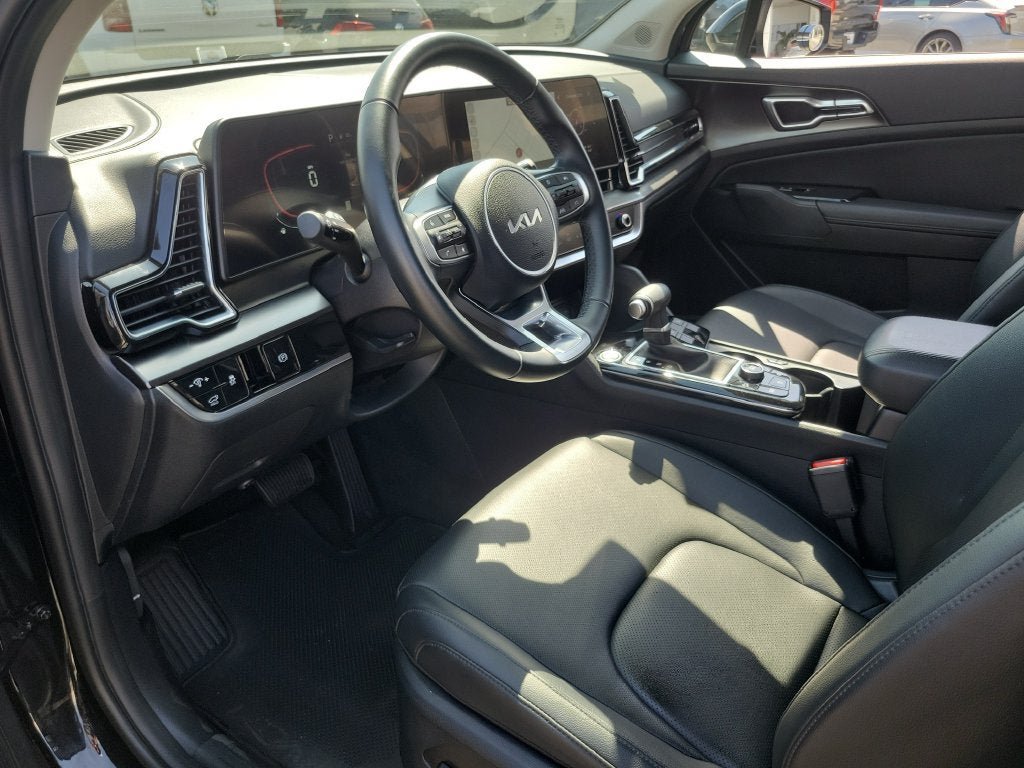 Used 2025 Kia Sportage EX w/ Premium Package FWD image 18