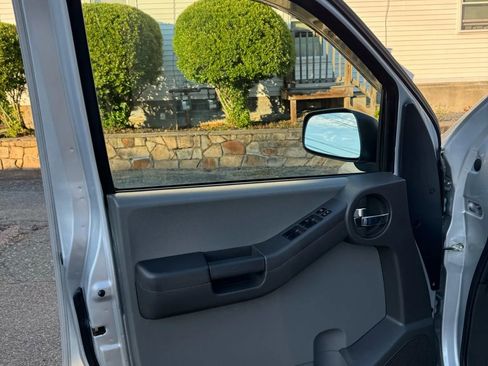 Used 2013 Nissan Xterra S w/ Value Package image 31