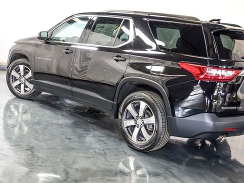 Certified 2019 Chevrolet Traverse LT w/ LT Premium Package AWD/4WD image 11