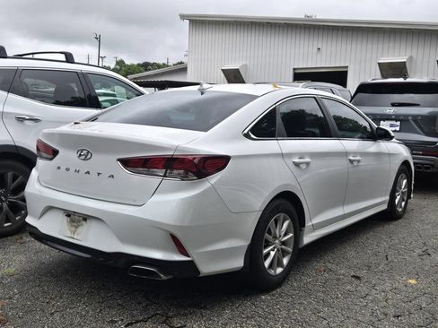 Used 2018 Hyundai Sonata SE FWD image 2