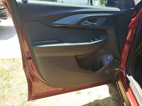 Used 2023 Chevrolet TrailBlazer RS w/ Sun and Liftgate Package FWD image 22