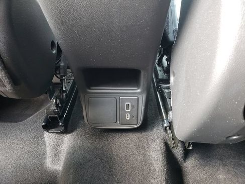 Used 2023 Buick Encore GX Preferred w/ Cold Weather Comfort Package AWD/4WD image 15
